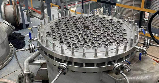 Innovation and development of SO3 multitube film sulphonation reactor of Weixian